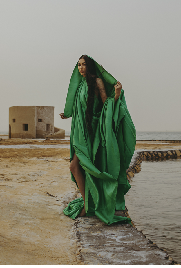 جلسة تصويرية خاصة بـ"هي" تحت عنوان "بين الكثبان الرملية"