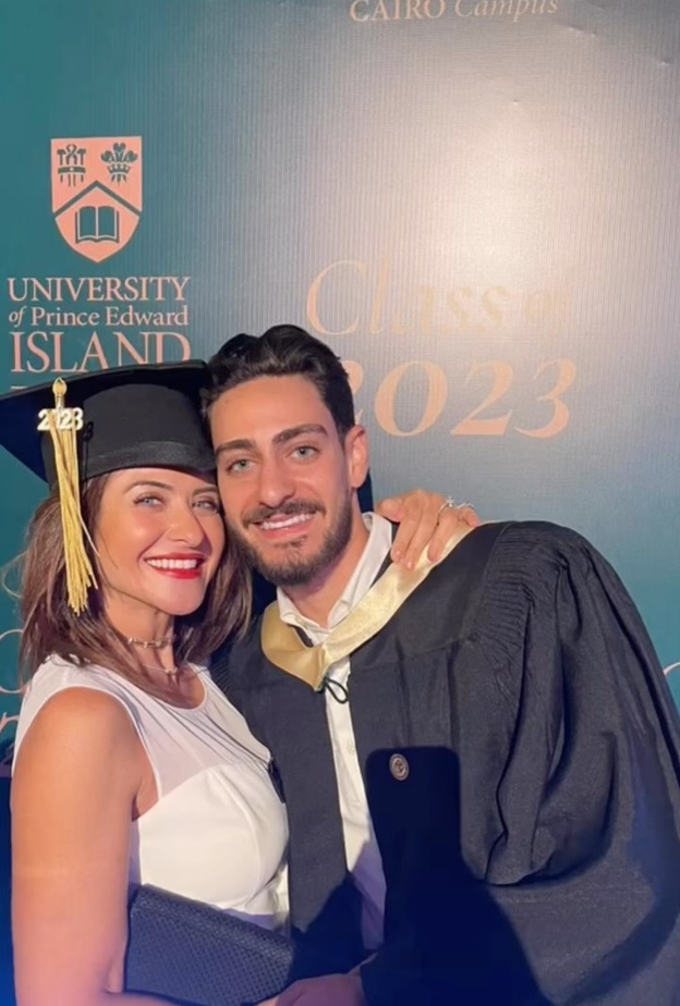 هيدي كرم وابنها