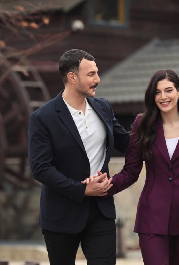 إطلالات عملية وبسيطة تناسب المرأة العاملة.. صور أسلوب رزان جمال في مسلسل "الثمن" تزامنا مع انتهاء حلقاته