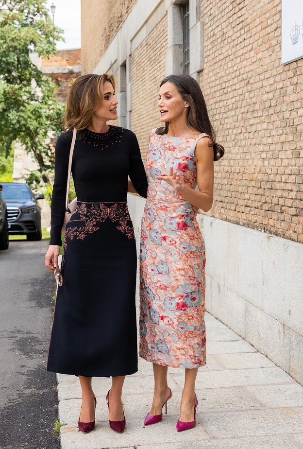 منافسة ملكية على الأناقة بين الملكتين رانيا وليتيزيا وهذه القواسم المشتركة جمعت إطلالتيهما ..بالصور