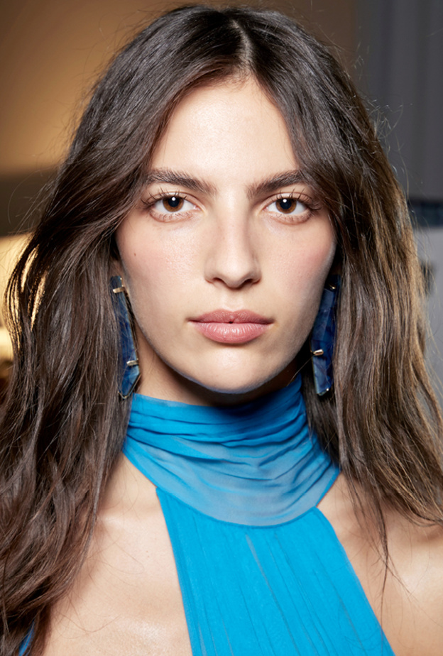 جمالك الصيفي متوهجاً مع قائمة مستحضرات احترافية