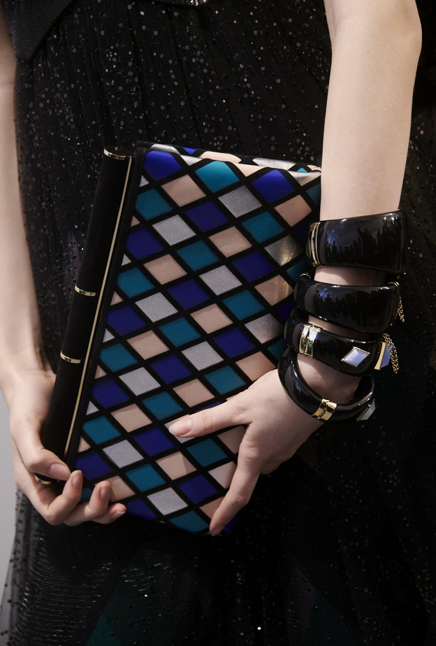 حقائب يد عصرية بنقشات الموزاييك