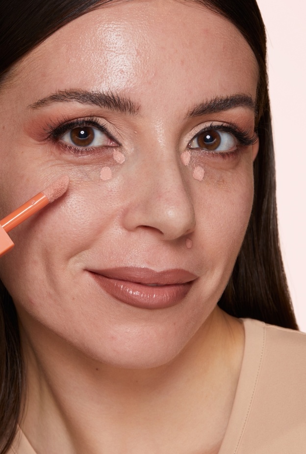  FAUXFILTER Color Corrector صحّحي وفتّحي مع Huda Beauty