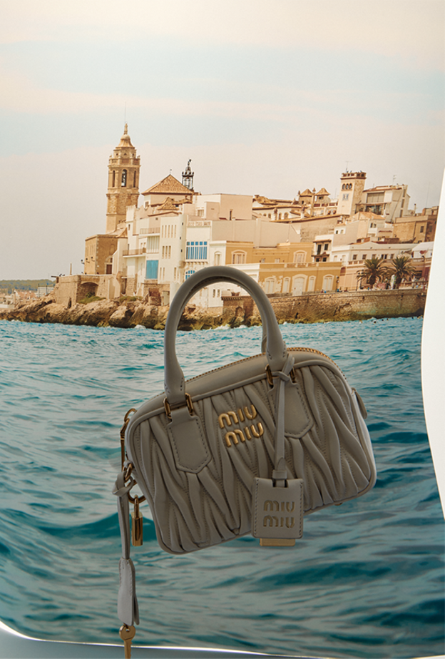 حقيبة يد MATELASSÉ NAPPA.  من "ميو ميو" MIU MIU.