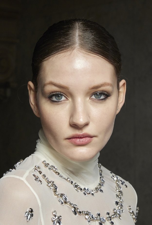 عطور نسائية فخمة لفتتنا بروائحها الفريدة تناسب عيد الأضحى 2023.. إليك ميزاتها