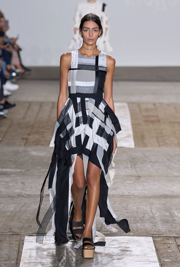 فساتين قصيرة ربيع وصيف 2023 اختاريها عند السفر 