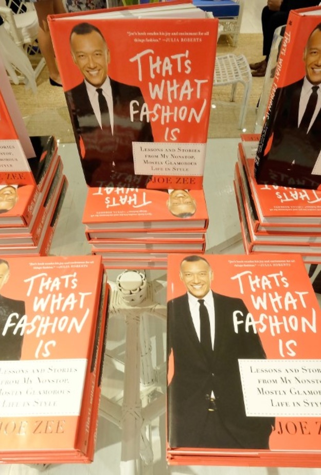 كتاب thats what fashion is لJoe Zee