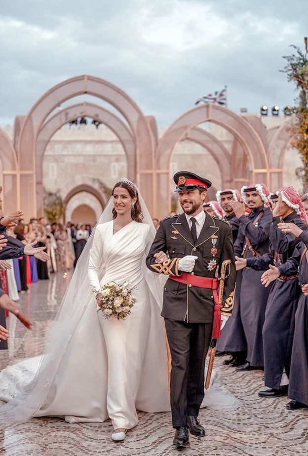 كيف بدت مراسم زفاف ولي العهد الأردني في قصر الحسينية؟