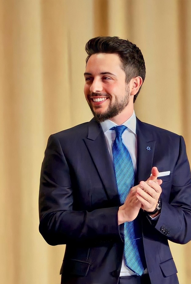 بأي اطلالة سيطل ولي العهد الأمير الحسين في حفل زفافه؟