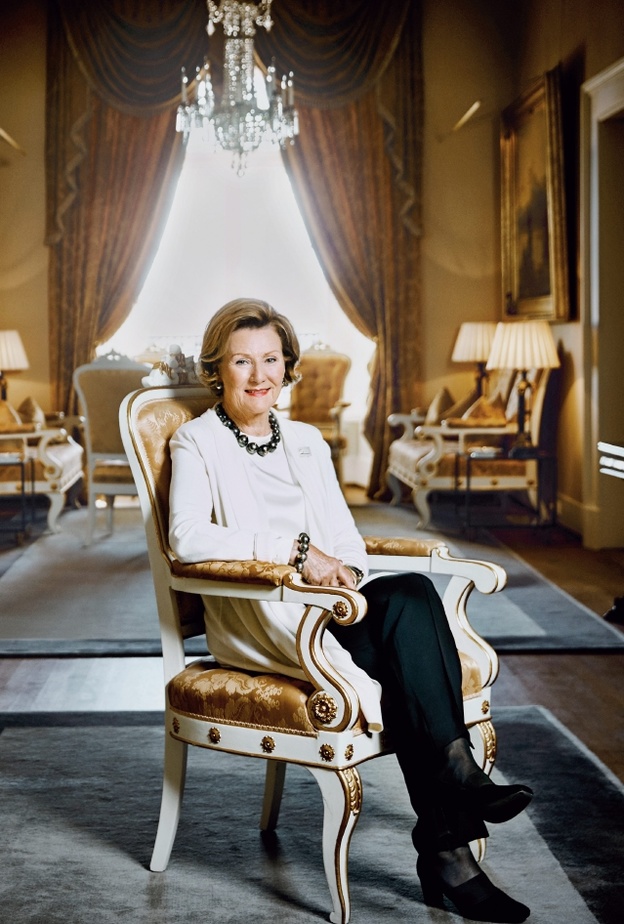 أشهر تيجان ملكة النرويج الملكة سونيا