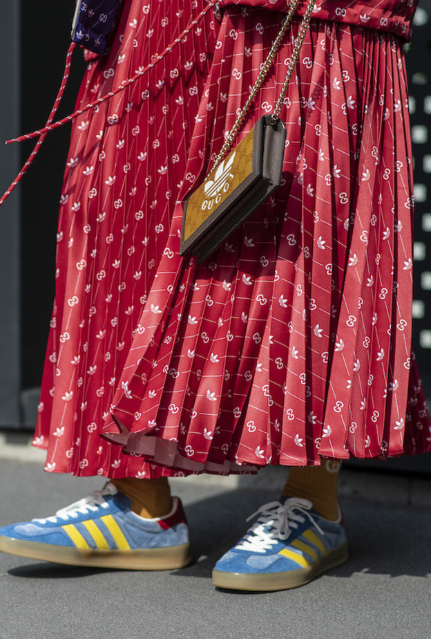 الأحذية الرياضية تثبت أن الراحة والأناقة يسيران جنباً إلى جنب