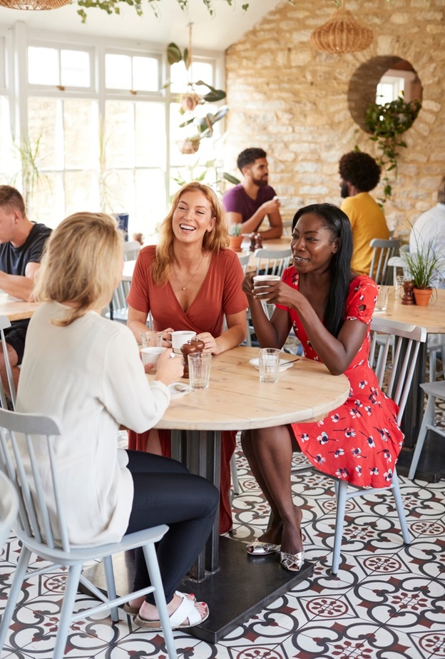  تجارب طعام مميزة مع الصديقات