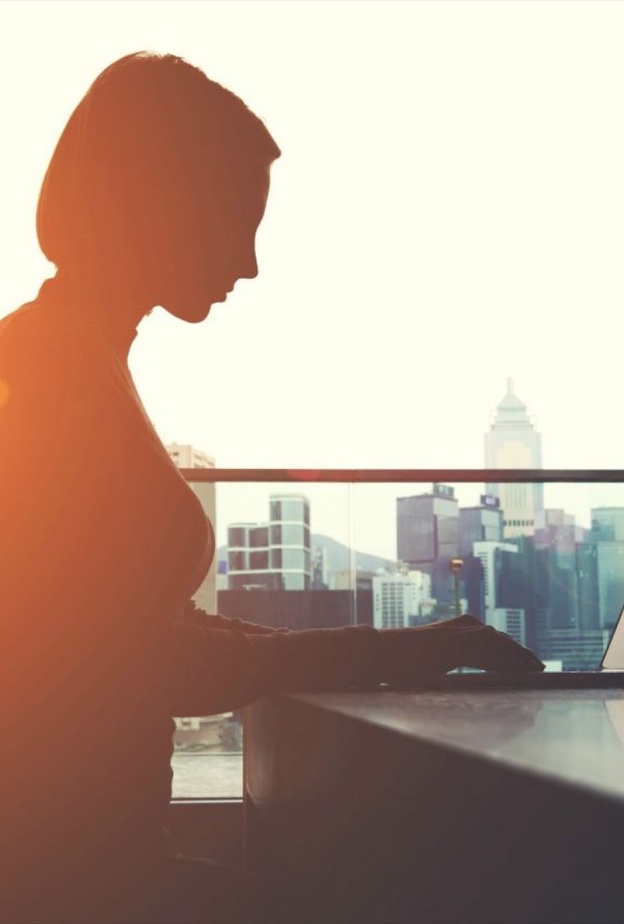 6 مواقع ذكاء اصطناعي مفيدة... أدوات تسّهل أعمالك وتحسّن الإنتاجية