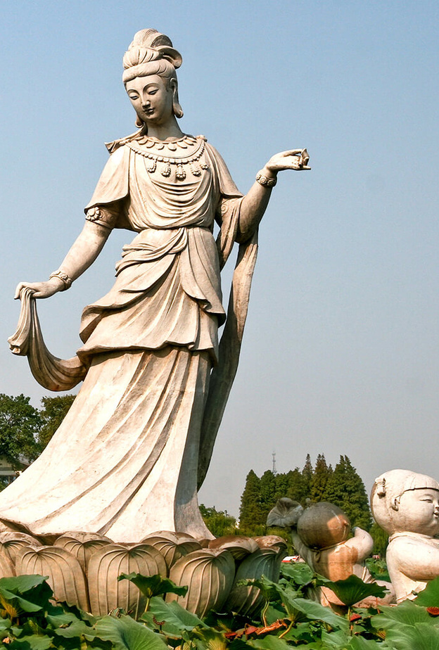 أكبر وأضخم التماثيل في العالم