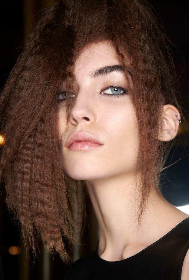 اخطاء يجب تجنبها خلال العناية بالشعر الكيرلي