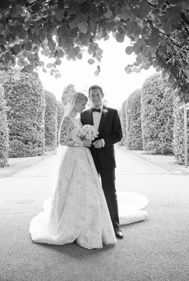 للعروس اكتشفي اناقة أروع إطلالات زفاف النجمات من فالنتينو