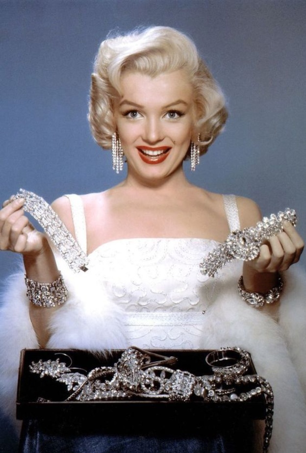 مارلين مونرو بعدسة المصوّر جون فلوريا في بداية خمسينيات القرن الماضي.