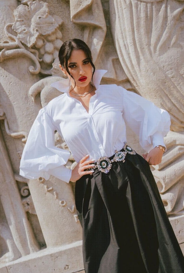 مجوهرات نجمات العالم تتلألأ في سماء باريس بالهوت كوتور لخريف وشتاء 2023-2024 