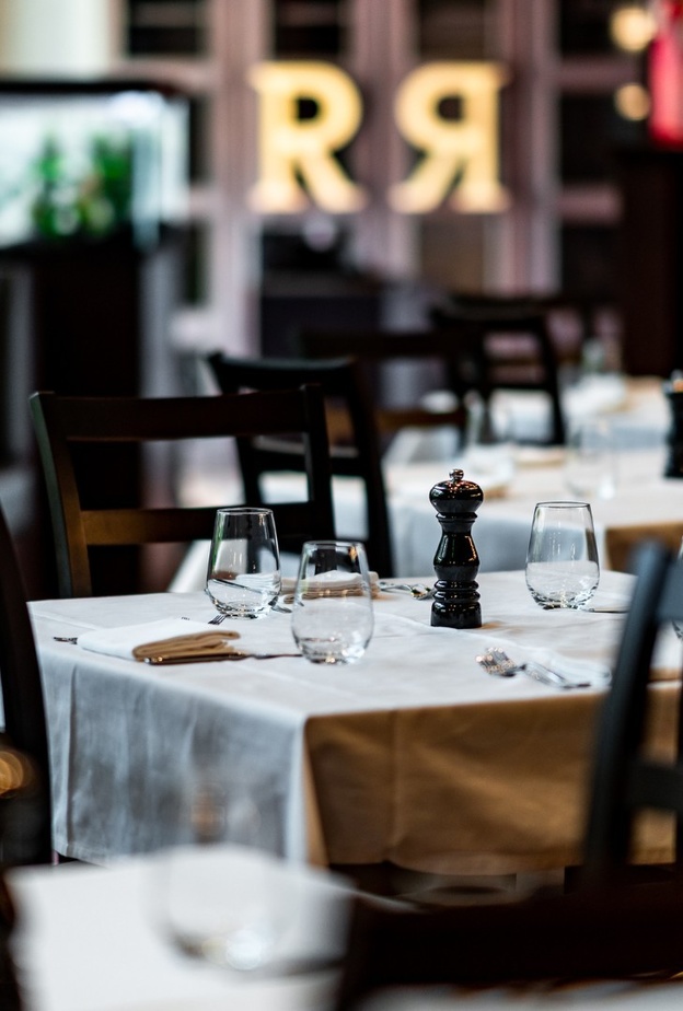 مطعم Raoul’s تجربة فاخرة للأطباق الفرنسية من نيويورك في فيا رياض