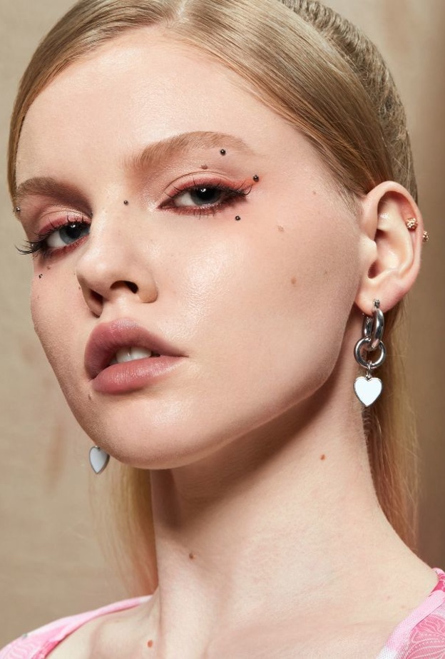 أساليب عصرية لمكياج العيون