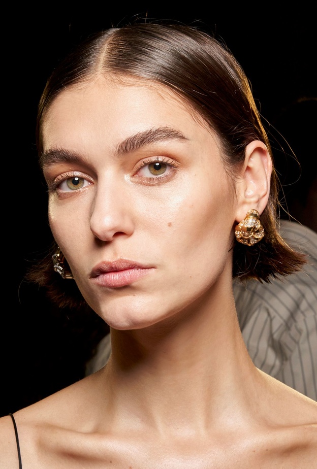 تجنّبي اللجوء إلى الرموش الاصطناعية بأسلوب Lanvin