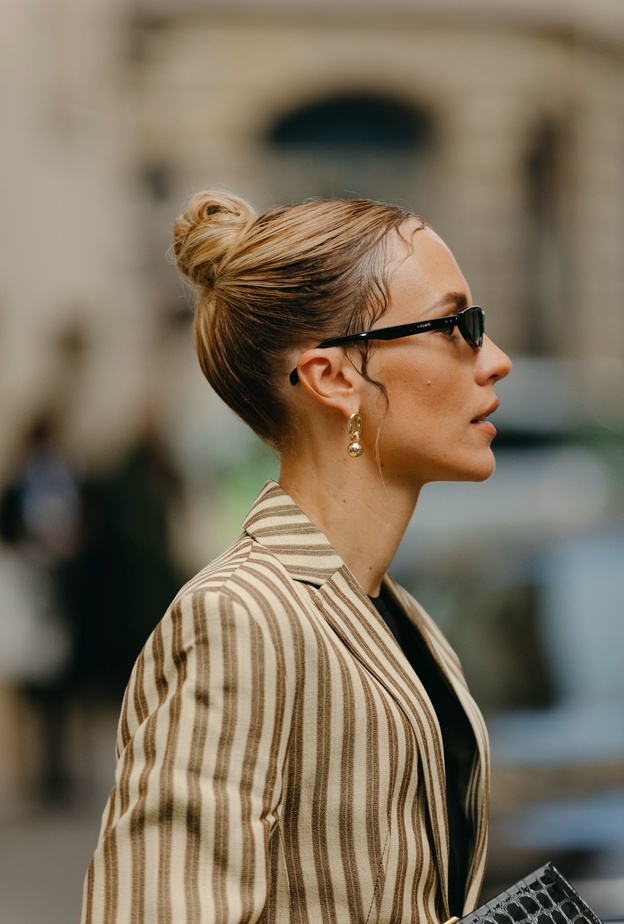 تسريحات شعر مرفوعة وسهلة تناسب اطلالاتك الرياضية