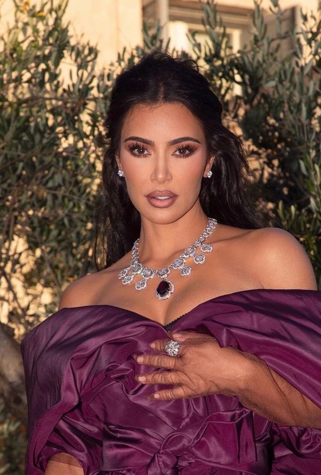  مكياج عيون قوي تناسب عطلة الصيف من وحي النجمات