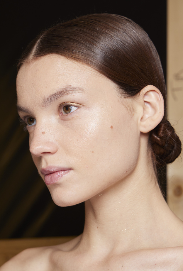 احصلي على خط فك منحوت من خلال تقنيات تجميلية غير جراحية