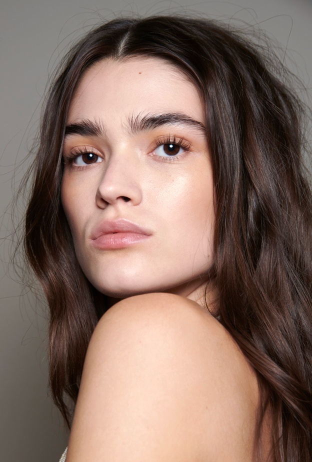 Zimmermann المكياج الطبيعي الذي يشرق وجهك أثناء التمرين - الصورة من عرض