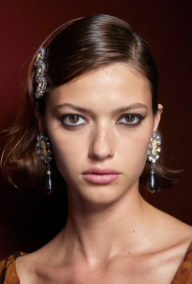 مستحضرات تجميل لمكياج مثالي للصور في كل سفراتك