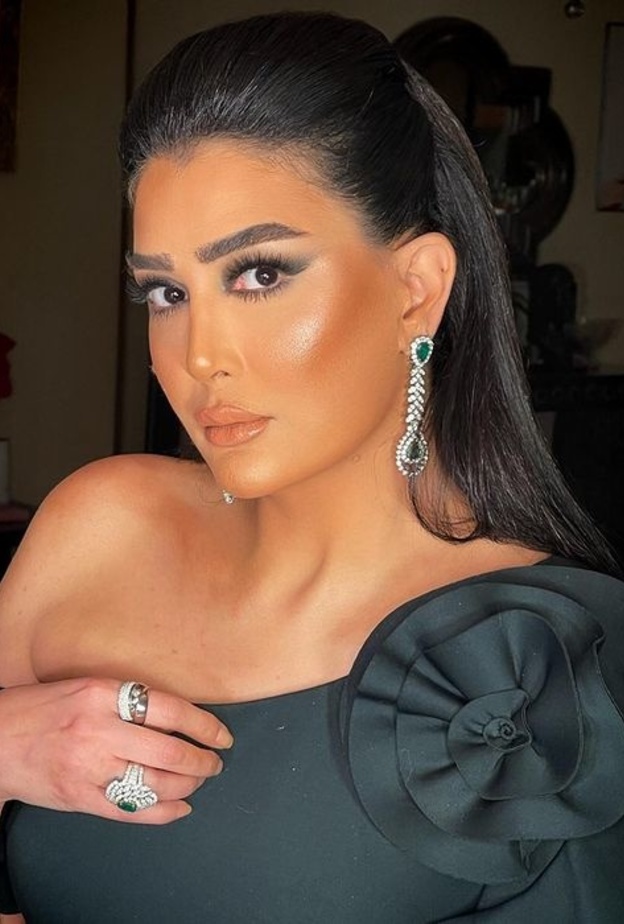 إطلالات جمالية تجعلك أصغر بالسن على طريقة غادة عبدالرزاق بمناسبة عيد ميلادها