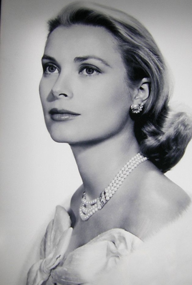 5 قطع مجوهرات برزت في أشهر القصور الملكية