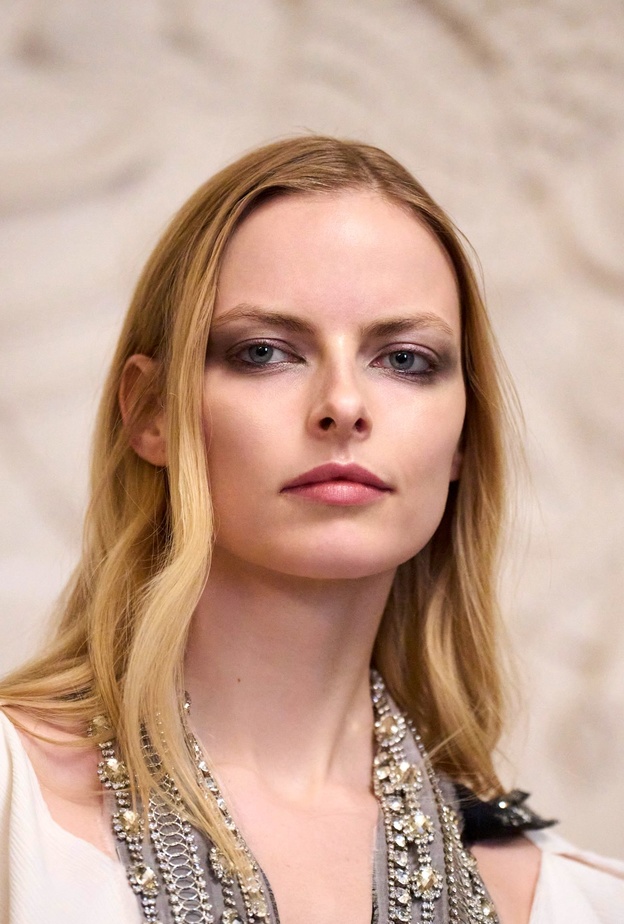 Aelis خياراتنا للعطور المناسبة للمرأة في الأربعين قبل التمرين الصورة من عرض 