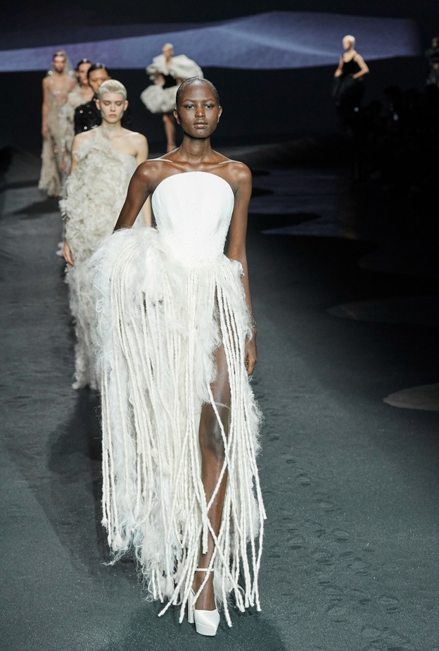 مجموعة أشي استوديو للأزياء الراقية لموسم صيف 2023