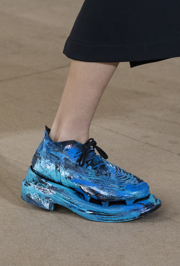 أبرز موديلات أحذية رياضية رائجة لإطلالاتك المقبلة