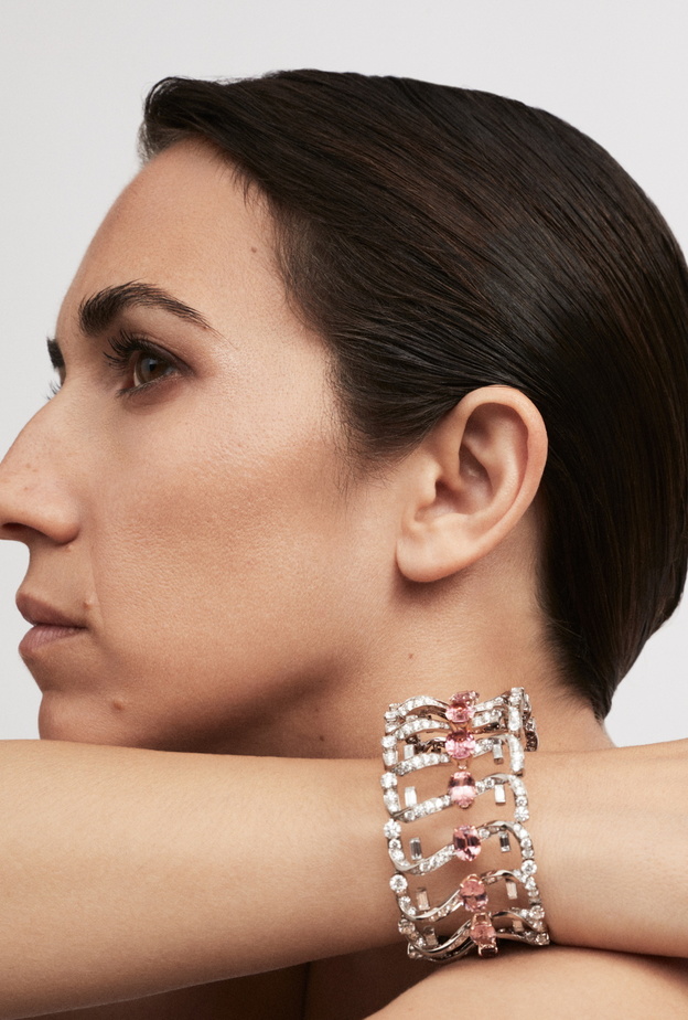 دار فندي تقدم مجموعة FENDI TRIPTYCH للمجوهرات الراقية 2023