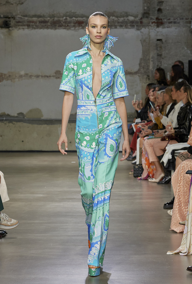 جمبسوت بتصميم عصري من Leonard