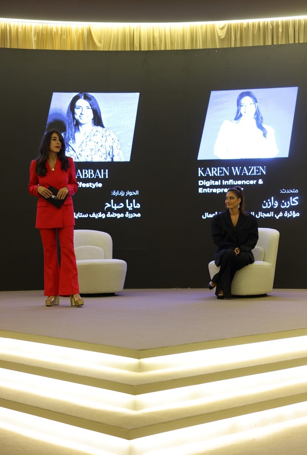 "هيَ هبْ".. تجربتي الأولى في إدارة حوار  وفخر كبير جديد لي مع مجلة "هي"