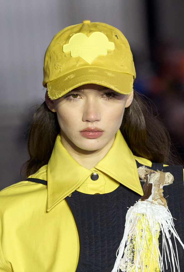 أكسسوارات قبعات البيسبول رائجة أثناء الرياضة