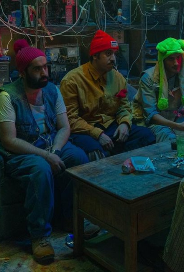 نتفليكس تكشف عن  الصور الأولى من الفيلم السعودي المنتظر "راس براس"..شاهدوا