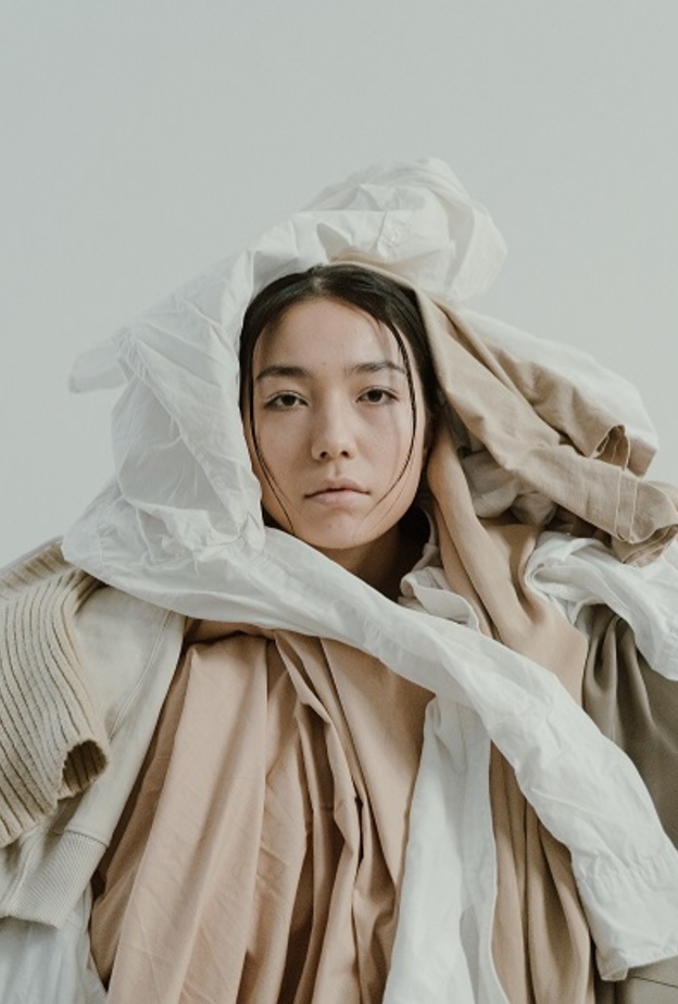 لهذا الأسباب تخلصي من الملابس التي لا ترتديها.. صحتكِ النفسية ضمنها