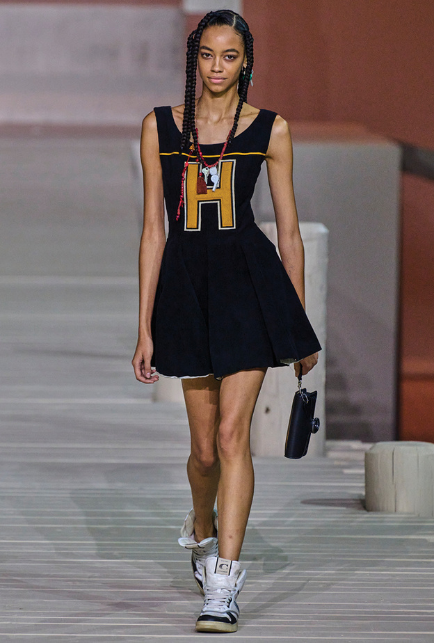 الملابس الرياضية.. تاريخ وحكاية ابتكار وتحولات مجتمعية