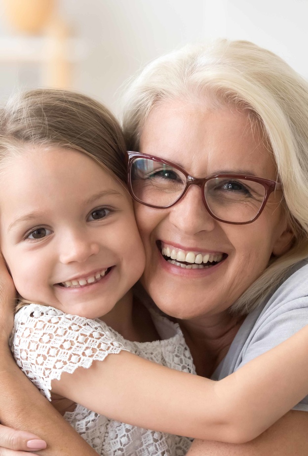 اخبار الطفل بفقدان الجد أو الجدة يجب أن يتم بناء على نصائح المختصين حفاظاً على صحته النفسية