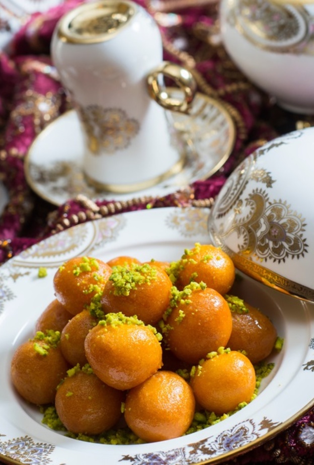 افضل حلويات اماراتية تقليدية يمكنك تجربتها بمناسبة يوم المرأة الاماراتية