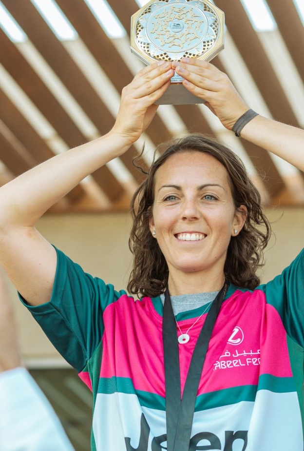 الأمريكية تايلور تحصد لقب أول ماراثون دولي مفتوح للسيدات للهجن بالمملكة