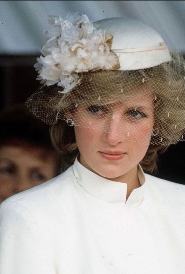 تعرفي على تصاميم مجوهرات الأميرات صاحبات الحظ السئ