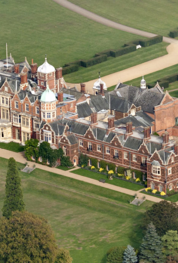 تعرفي على منزل الملكة الفارغ الذي ولد فيه ملك أوروبي شهير