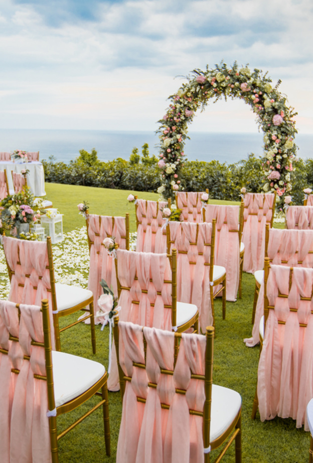 حفل زفاف صيفي إلى جانب البحر