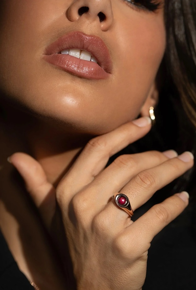 خاتم حجر الأحمر