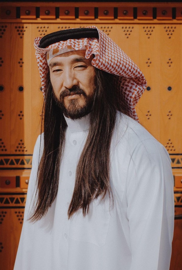 ستيف أوكي بالشماغ في الدرعية